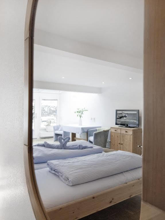 Gaestehaus Holzer 콘스탄츠 외부 사진