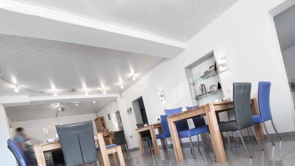Gaestehaus Holzer 콘스탄츠 외부 사진