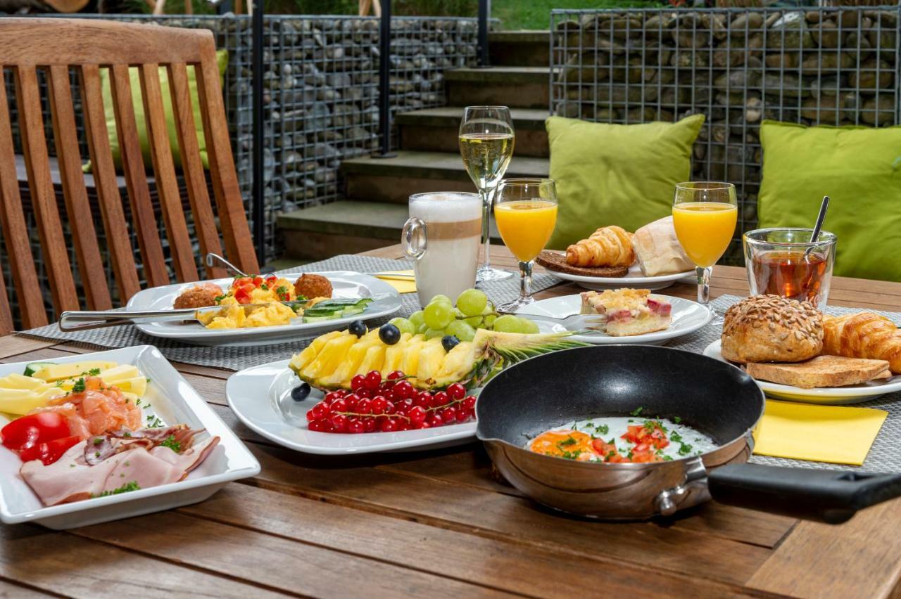 Gaestehaus Holzer 콘스탄츠 외부 사진